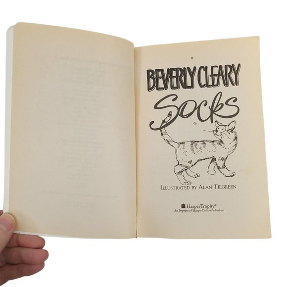 Beverly Cleary The Mouse And The Motorcycle Ramona Quimby Socks Paperback Lot - Picture 6 of 10